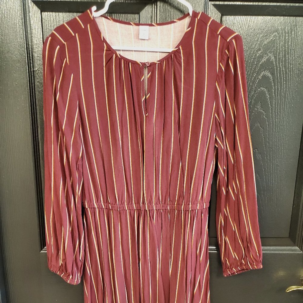 Old Navy Burgundy 3/4 Sleeve Keyhole Dress